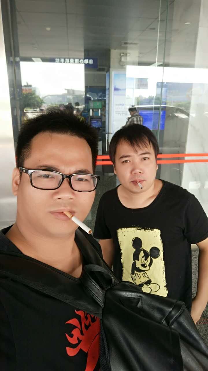 鹰 赌圣在湛江机场.jpg